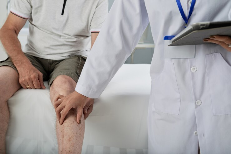 Finding Relief: How to Choose the Right Knee Specialist Doctor?