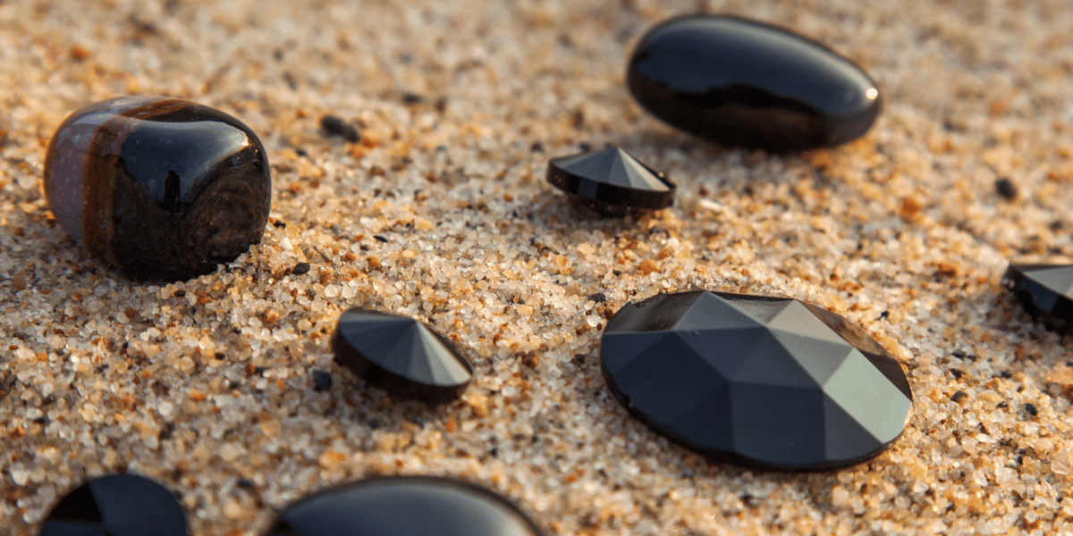 Onyx: Meanings, Properties and Powers