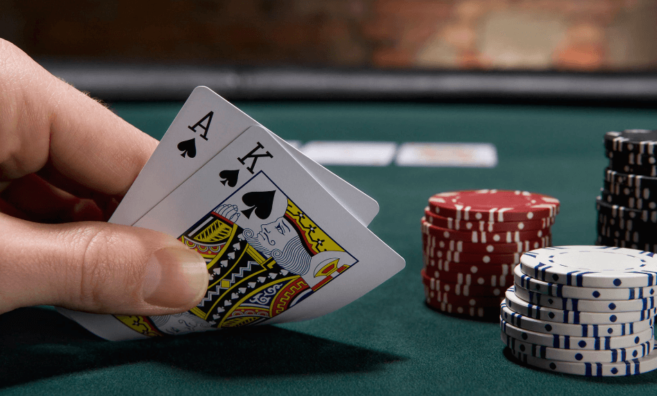 The Pros and Cons of Online Poker: A Beginner’s Guide to Play Online Poker