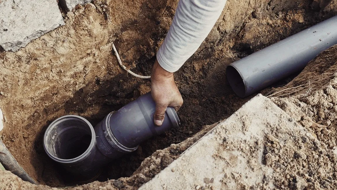 DIY Vs. Professional: Choosing the Right Approach for Sewer Line Repairs