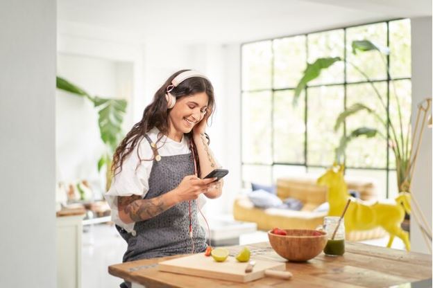 The Evolution of Kitchen Technology: Embracing Charging Stations in Smart Kitchens