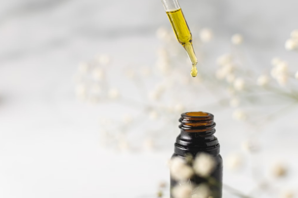 The Power of Essential Oils: A Comprehensive Guide to Their Uses and Benefits