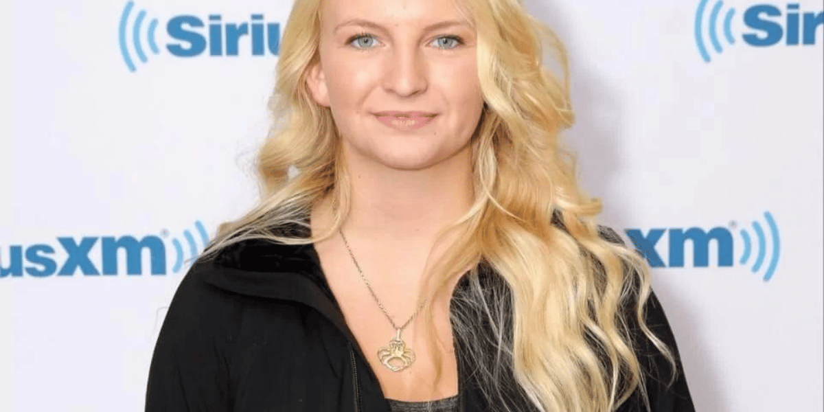 Mandy Hansen - Net Worth, Salary, Age, Height, Bio, Family,Caeer