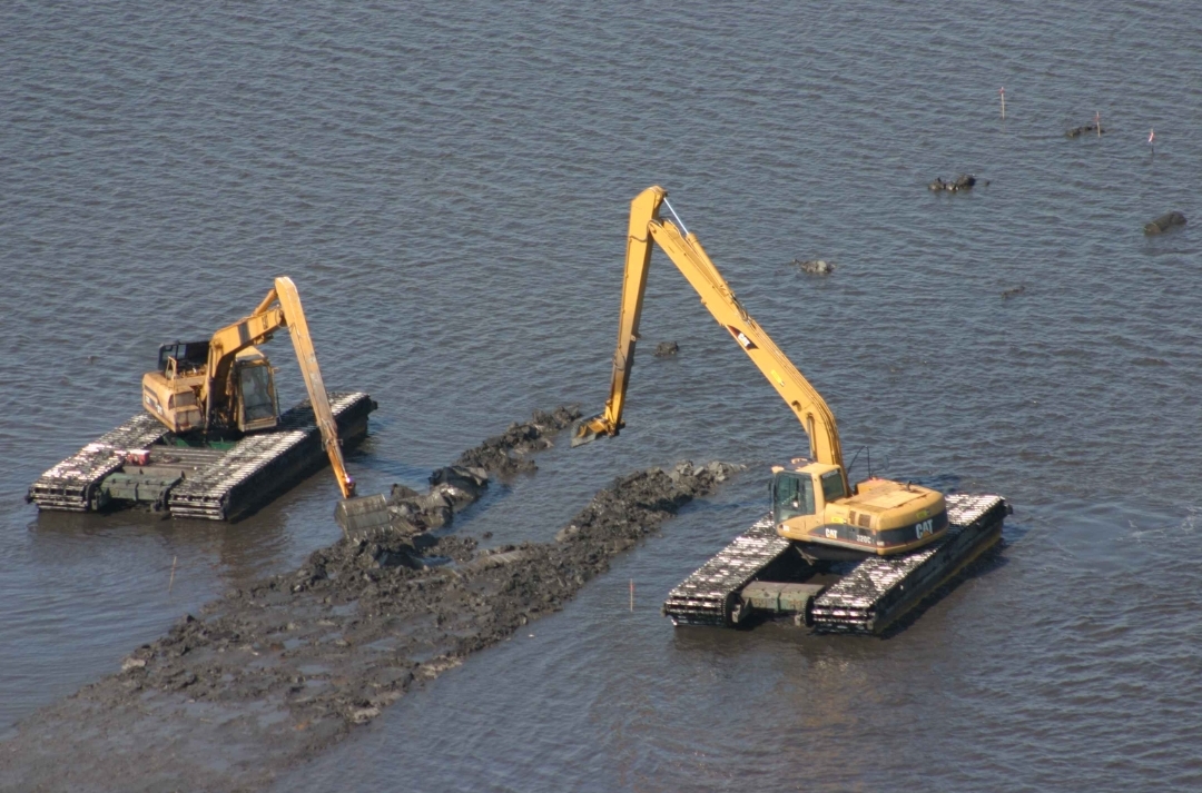 Flexibility of Amphibious Excavators: Reforming Development and Ecological Ventures