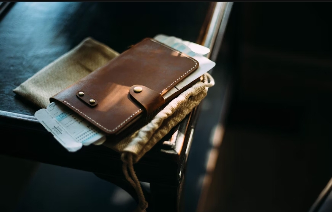 Why You Should Consider A Travel Wallet for Your Next Adventure