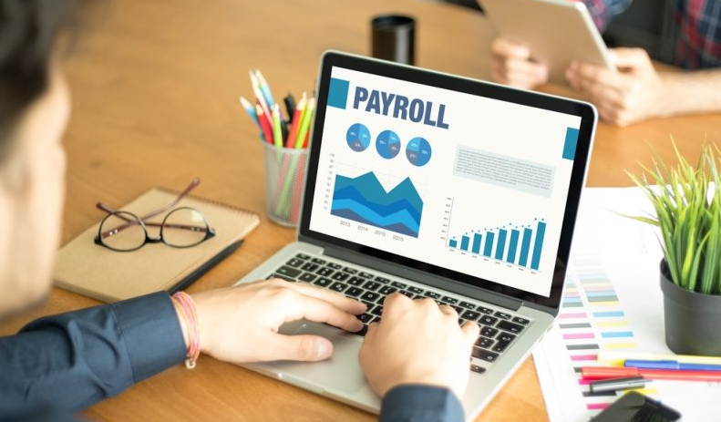 The Benefits of Combining Payroll Management with Employee Time Tracking