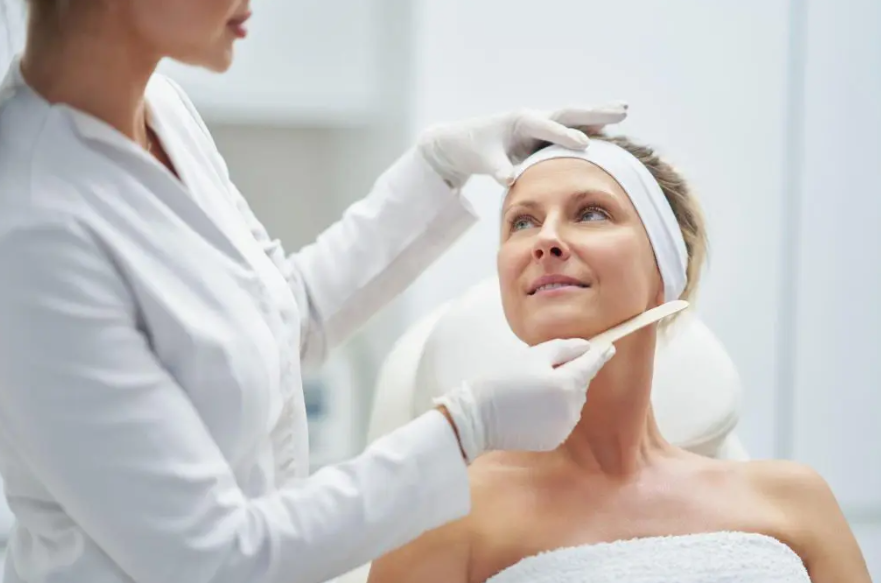 Revolutionizing Facial Treatments: The Rise of Non-Invasive Aesthetic Technologies