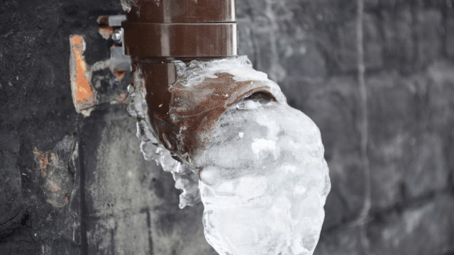 How to Tell if Your Pipes Froze
