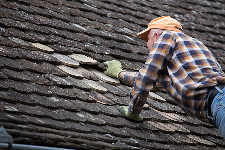 How to Identify and Deal with Common Roof Problems