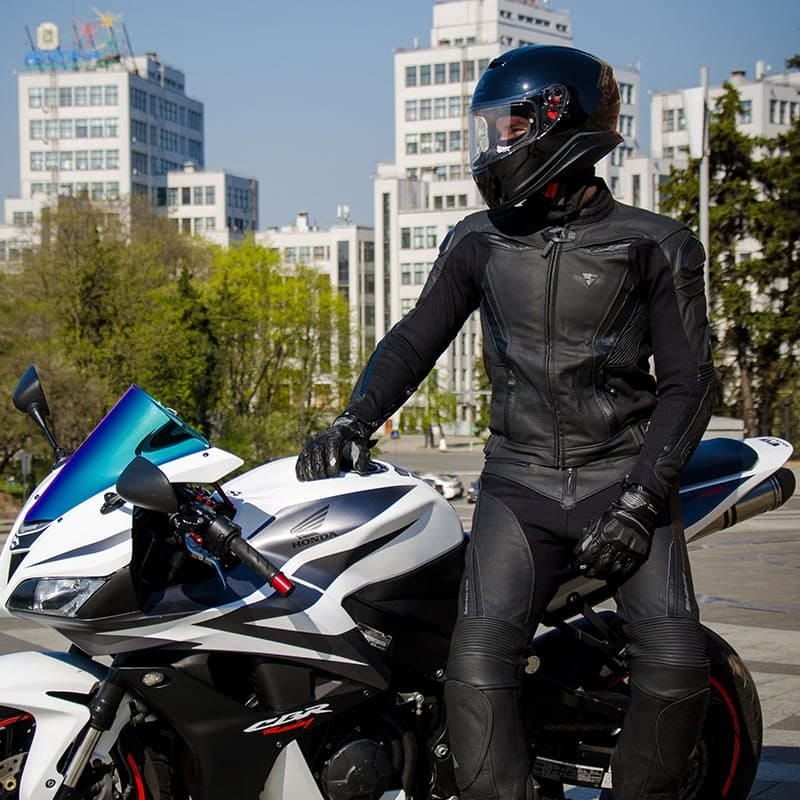 Custom Motorcycle Racing Suit: A Blend of Safety, Style, and Performance