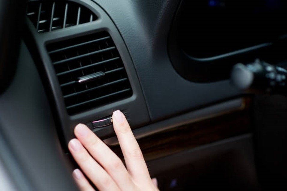 Portable Car Fans: Staying Cool on the Go During Summer