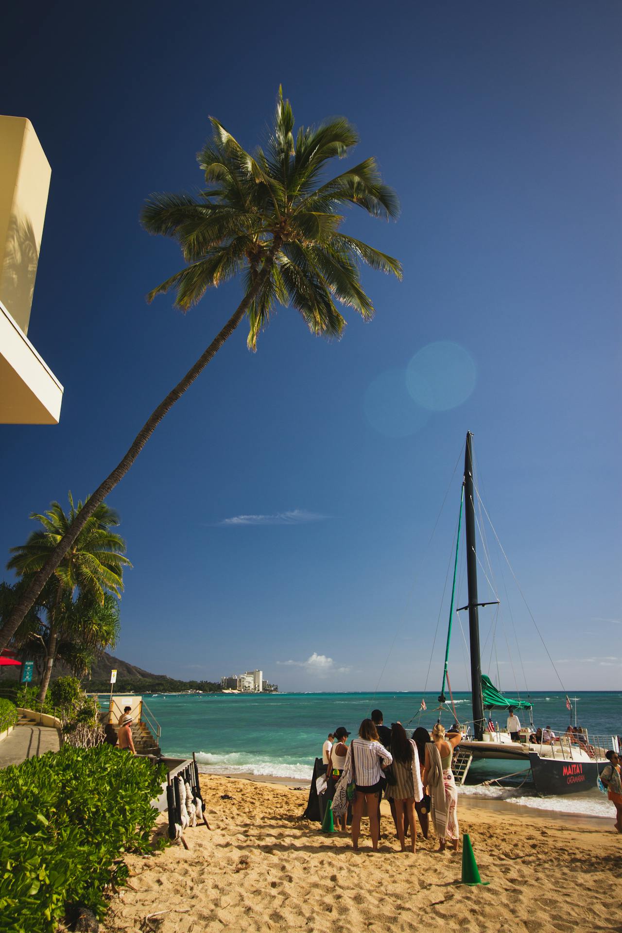 Why You Should Take A Napali Boat Cruise When Vacationing In Hawaii