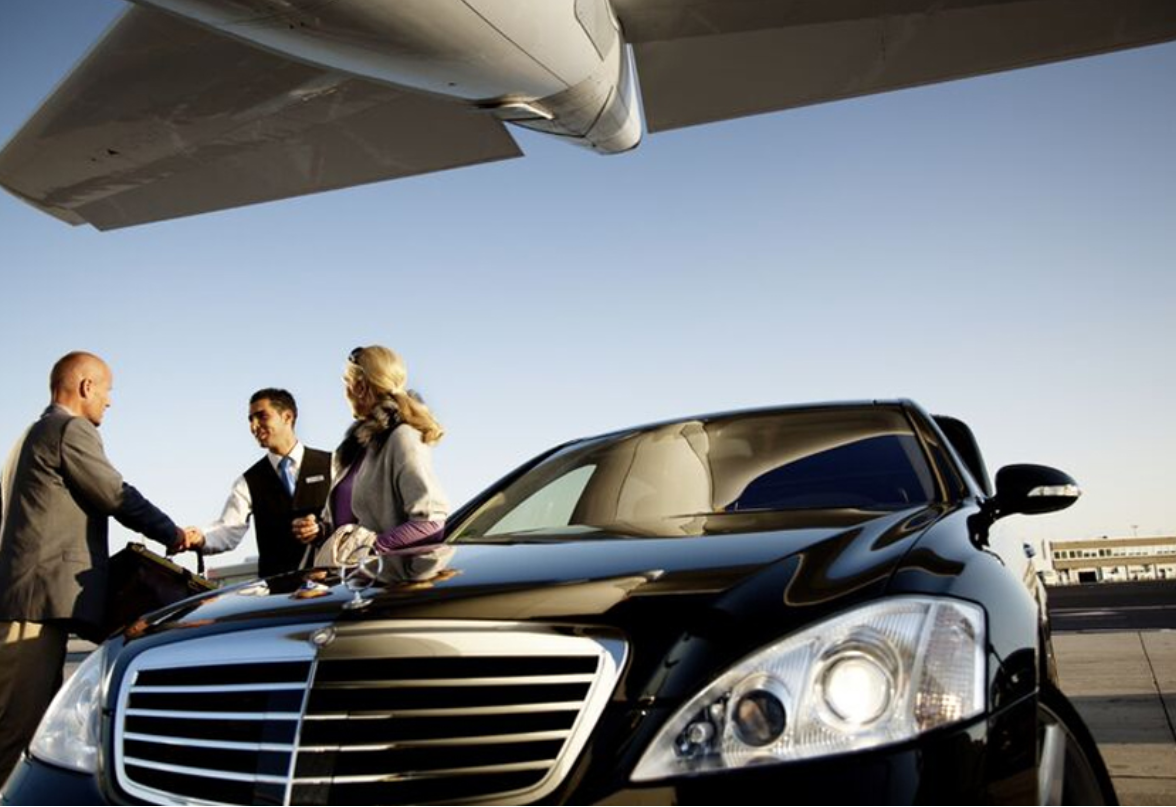 "Barrie to Pearson Airport: Reliable Transfers Anytime with Pearson Airport Limousine & Taxi Service"